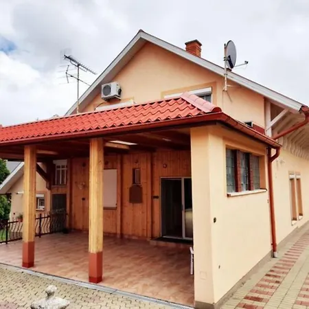 Matra Wellness Vendeghaz Guest house Paradsasvar
